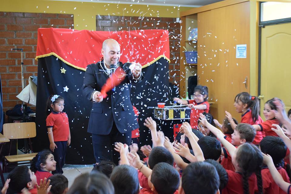 Lee más sobre el artículo Semana del Párvulo: Día 2 Show de Magia!