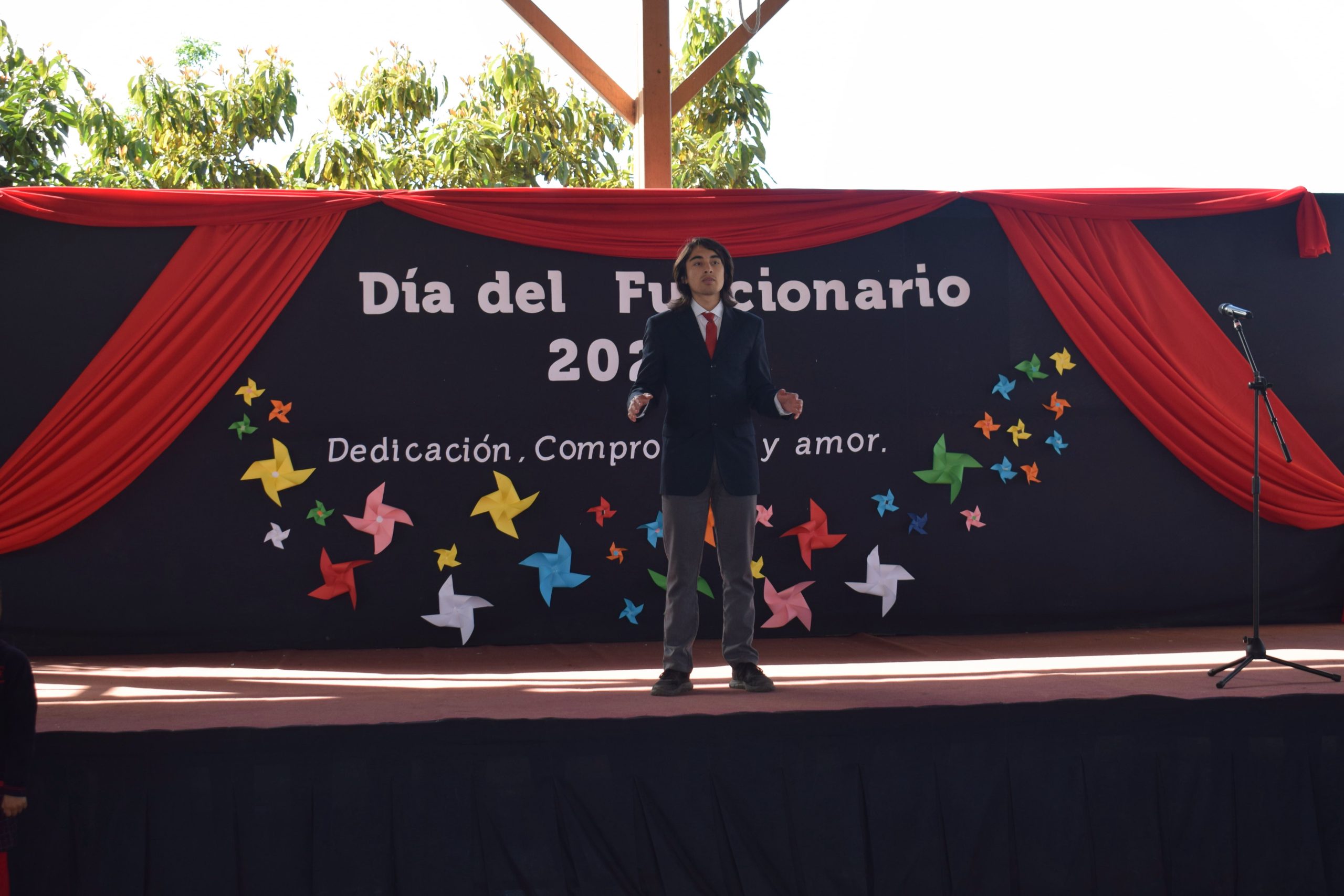 En este momento estás viendo ¡Celebrando a quienes hacen posible nuestro colegio!