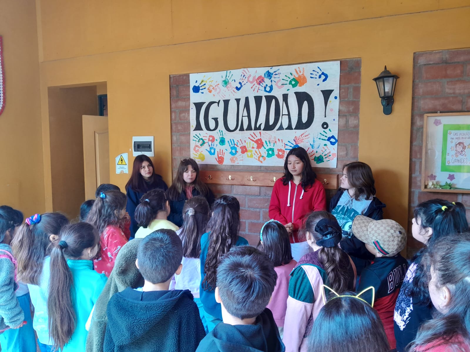 Lee más sobre el artículo ¡Homenaje a nuestra historia en el Mes de la Memoria y la Democracia!